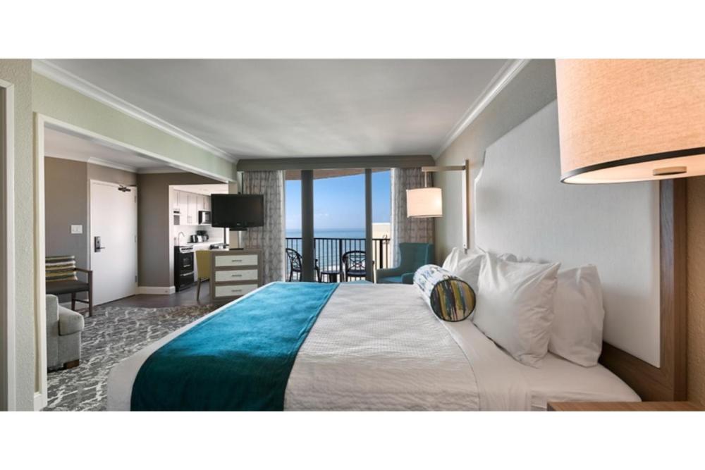 King Suite with Spa Bath interior